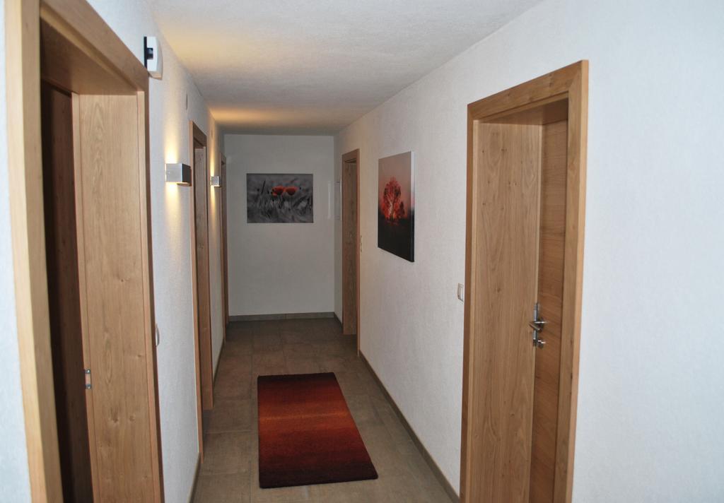 Ferienwohnung Nuener Grins Buitenkant foto