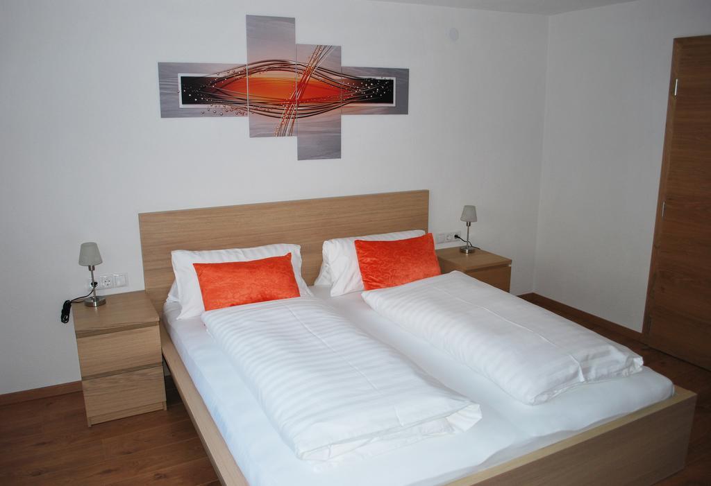 Ferienwohnung Nuener Grins Buitenkant foto